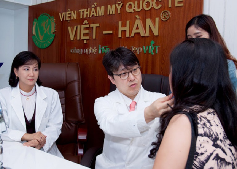 Cấy lông mày đẹp tại viện thẩm mỹ Quốc tế Việt Hàn