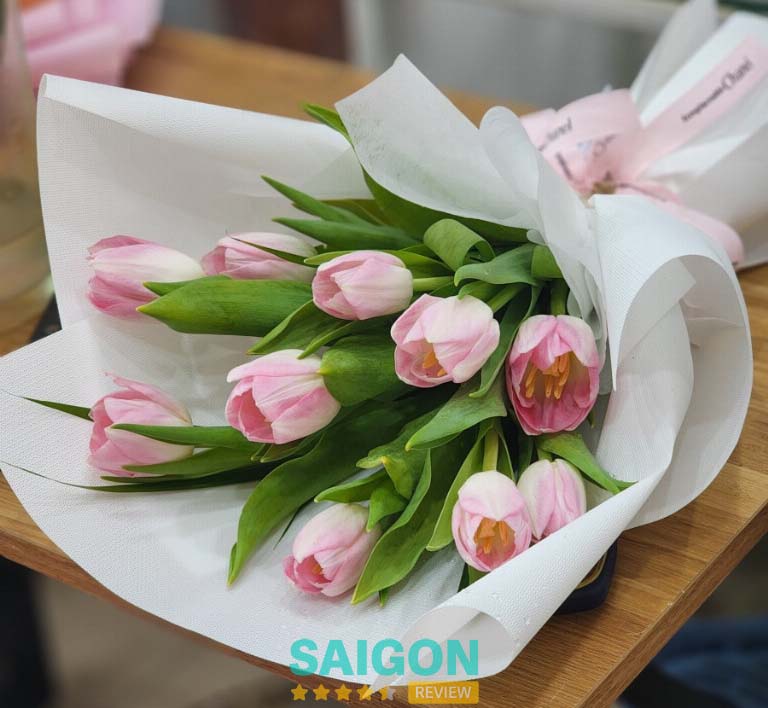 cửa ahngf bán hoa tulip Tiệm hoa Sala Flower TPHCM 