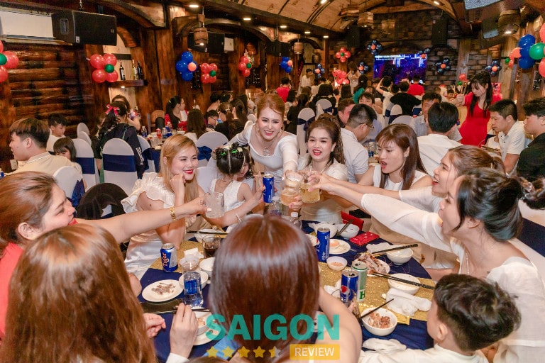 Nhà Hàng Hầm Rượu Karaoke Thuỷ Trúc 1