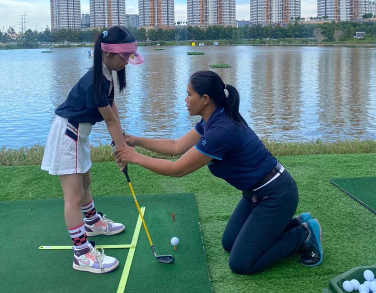 Khóa học golf chuyên sâu cho trẻ em