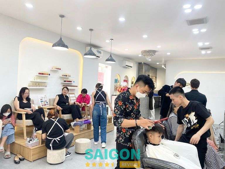 Hung Hair Salon