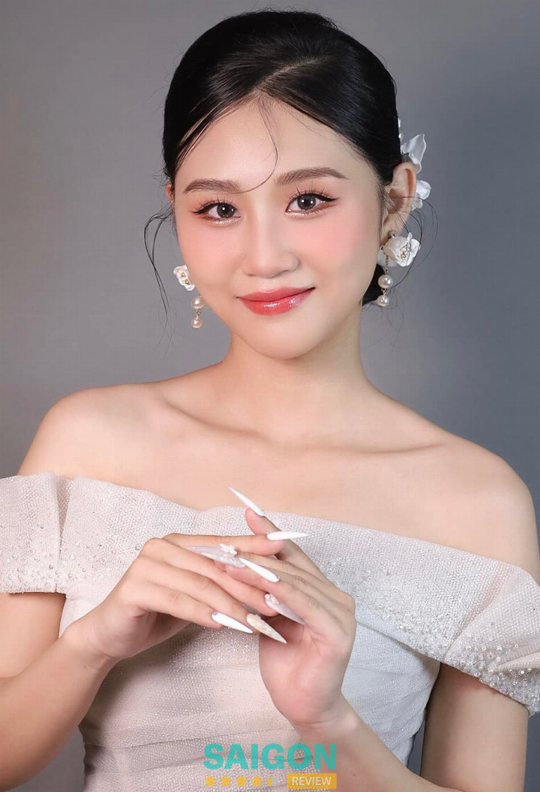 Enlly Makeup quận 9