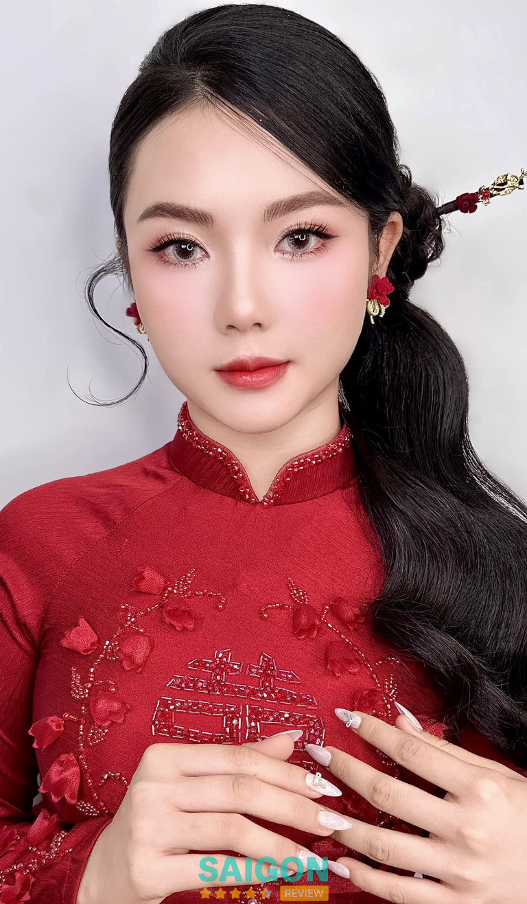 Tiên Nguyễn Make-Up Artist trang điểm cô dâu quận 2