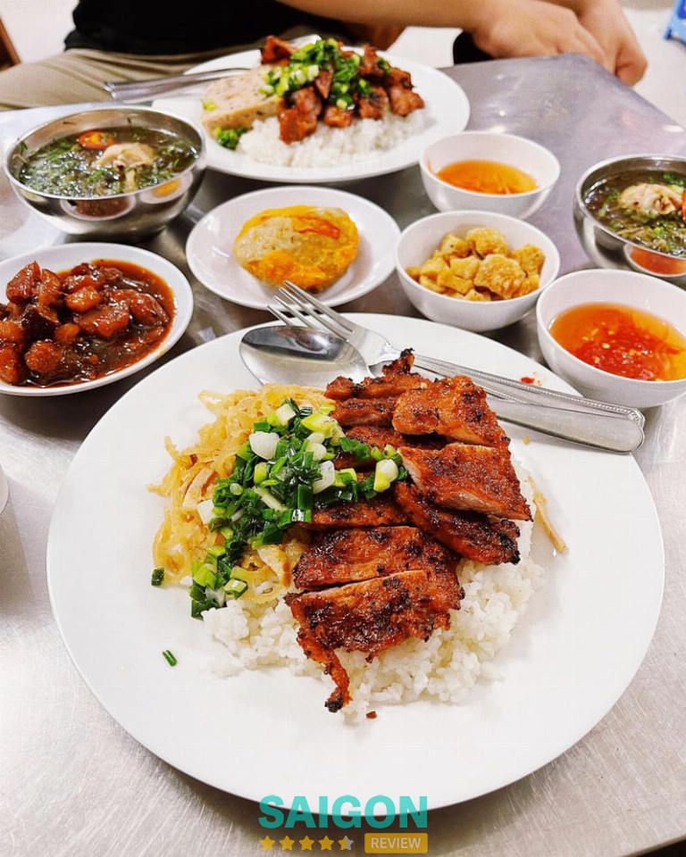 Cơm Tấm Bà Mười ở Sài Gòn