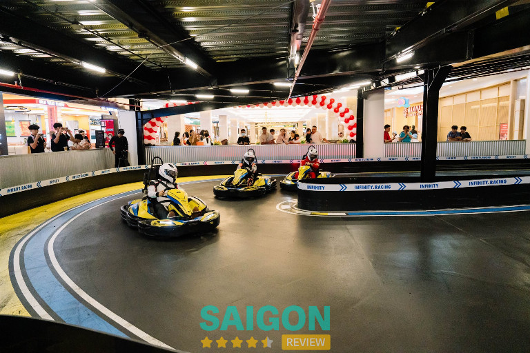 Infinity là đường đua go-kart đa tầng đầu tiên tại Việt Nam