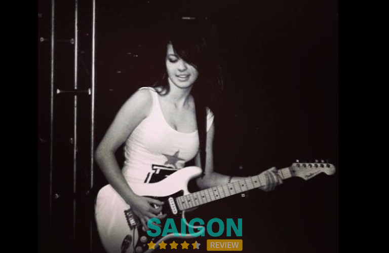Học guitar điện ở TPHCM tại HRZ