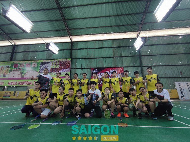 Lớp học cầu lông trẻ em thầy Phụng