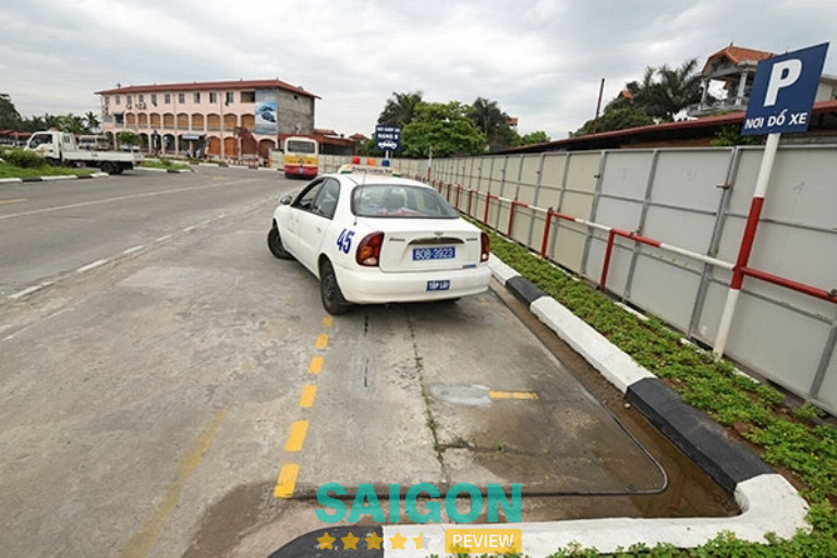 Trường dạy lái xe Bách Việt nâng dấu bằng lái ô tô