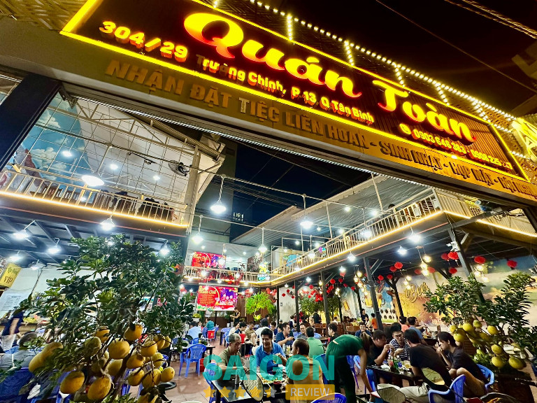 Quán Ốc Toàn là quán nhậu bình dân gần khu công nghiệp Tân Bình