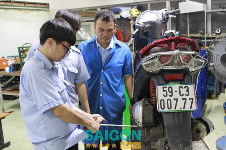 Trường Trung cấp Kinh Tế - Kỹ Thuật Nguyễn Hữu Cảnh