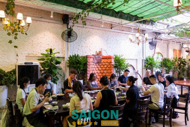Khóa học nấu ăn tại Hoa Túc giúp