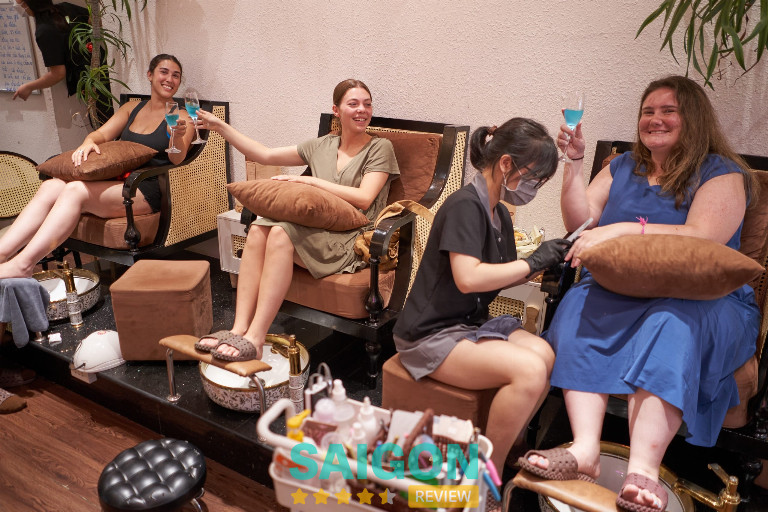 Lisa Nail & Spa là tiệm nail ở Phường Bến Thành