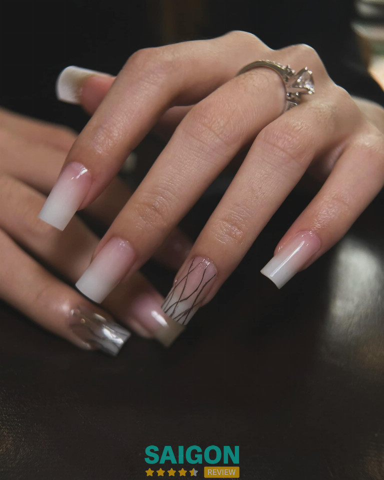 Bespoke Chilling & Healing là tiệm nail ở Phường Tân Mỹ