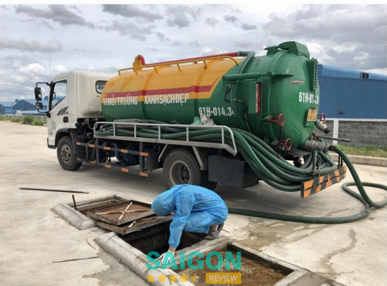 Xe thông cống hút hầm cầu