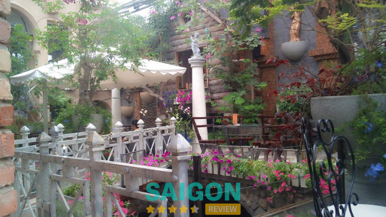 Oasis Cafe Phạm văn Đồng