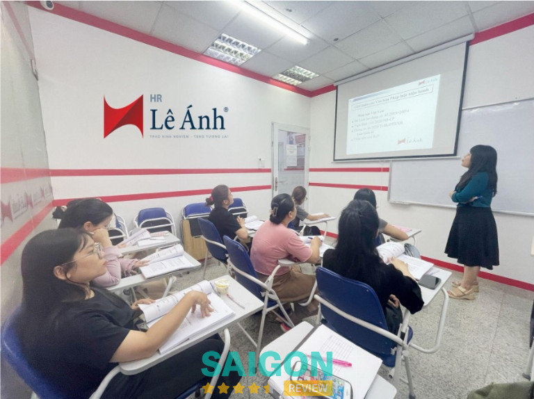 Khóa học hành chính nhân sự tại TPHCM – Review chi tiết Lê Ánh HR