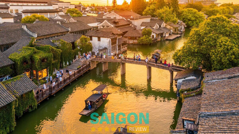 Du khách lưu trú khách sạn 3-4 sao