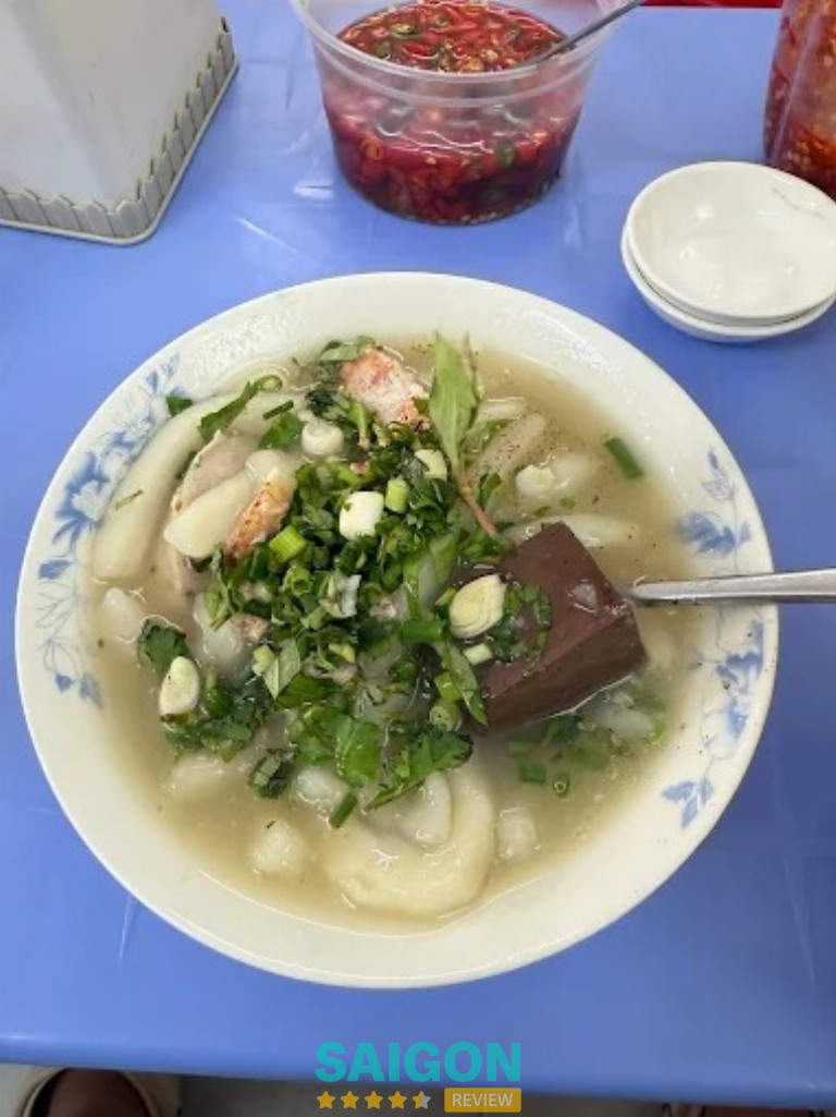 Bánh Canh Giò Heo Bột Gạo Trần Hữu Trang - Phú Nhuận 