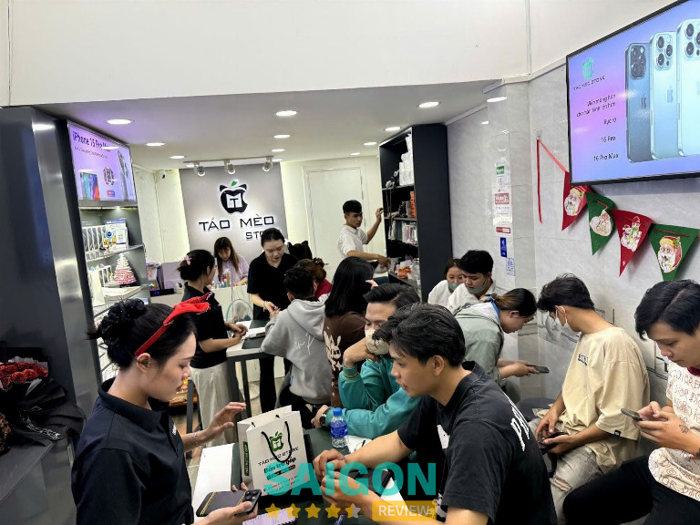 Cửa hàng bán iPhone tại TPHCM