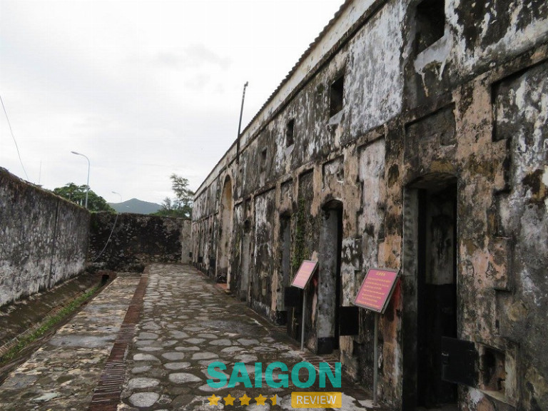 Nhà tù Côn Đảo