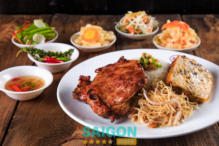 Cơm Tấm Thuận Kiều - 24 Tôn Thất Tùng