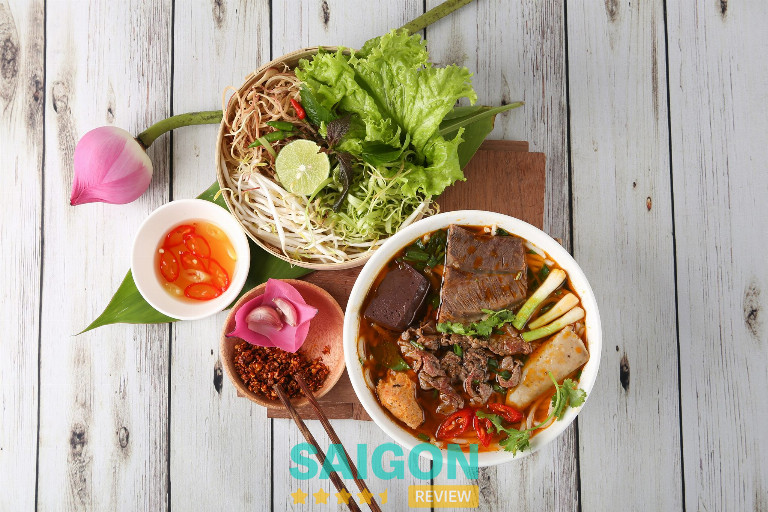Quán ăn Huế O Xuân – 22 Nguyễn Hữu Cầu