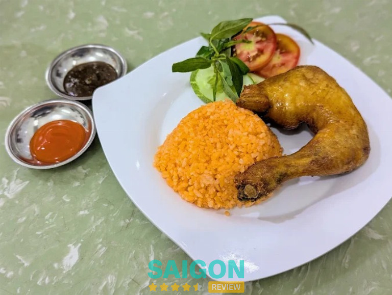 Cơm Gà Xối Mỡ Su Su – 117/1D Cống Quỳnh