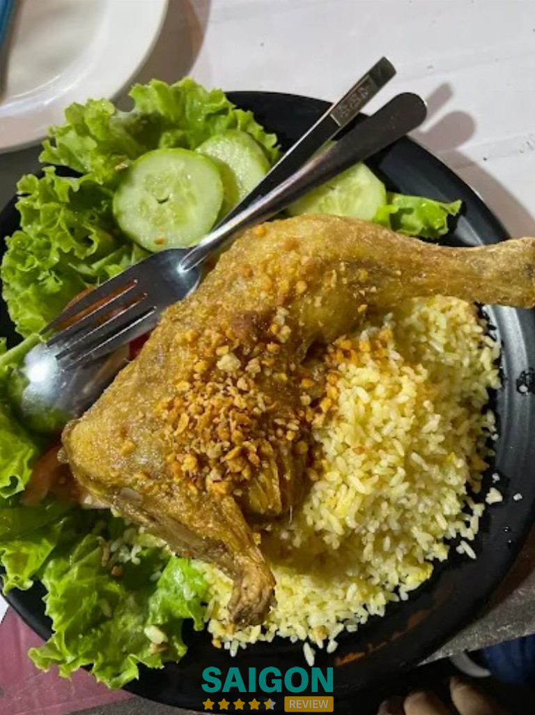 Cơm Gà Xối Mỡ XUKA - Cống Quỳnh