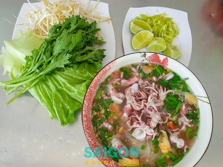 Quán hủ tiếu mực ở Vũng Tàu