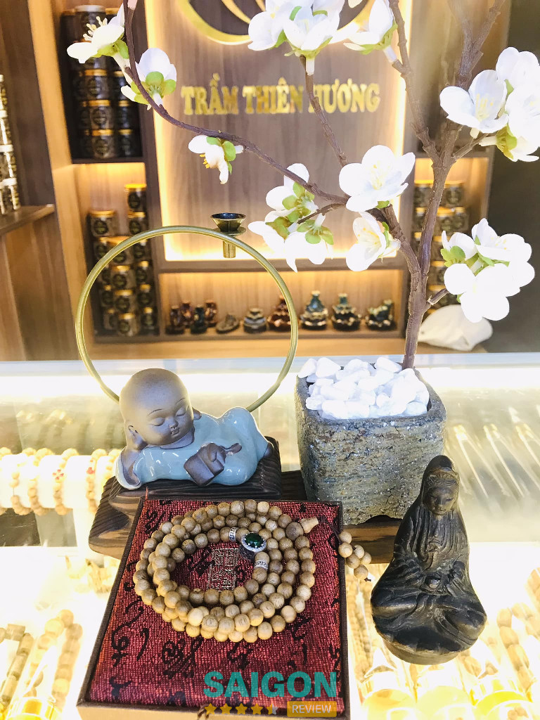 Trầm Thiên Hương - 12A Phạm Hồng Thái