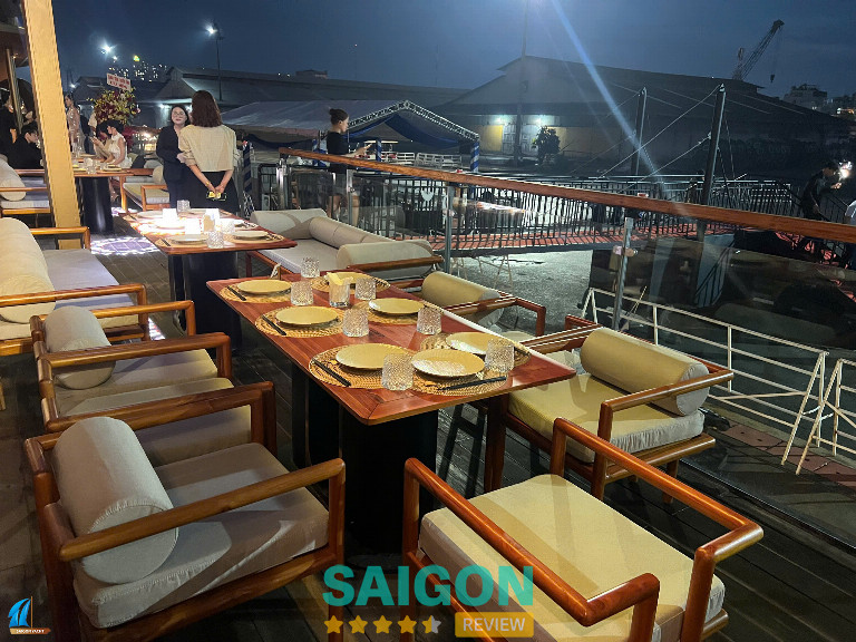 Du Thuyền Icon Saigon – P. Xóm Chiếu