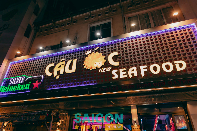 Cậu Ốc Seafood & Beer – 84 Trần Hưng Đạo