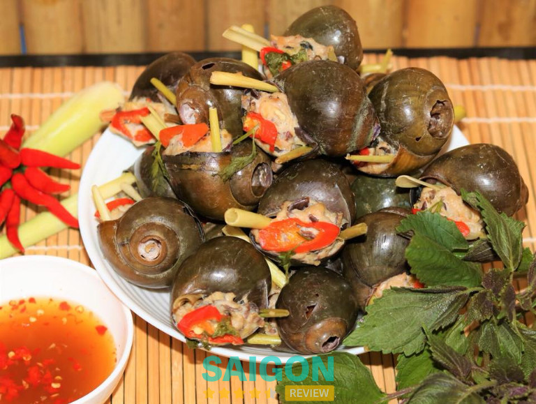 Quán ốc cay ở Quận 1