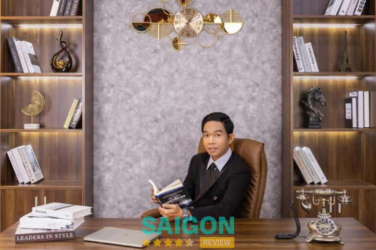 Luật sư Nguyễn Hoàng Đức - thành viên Đoàn Luật sư TP.HCM - sáng lập và điều hành Văn Phòng Luật sư Đức Phúc và Cộng Sự