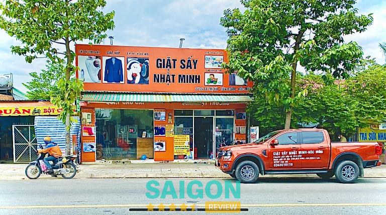 tiệm giặt ủi ở Hóc Môn