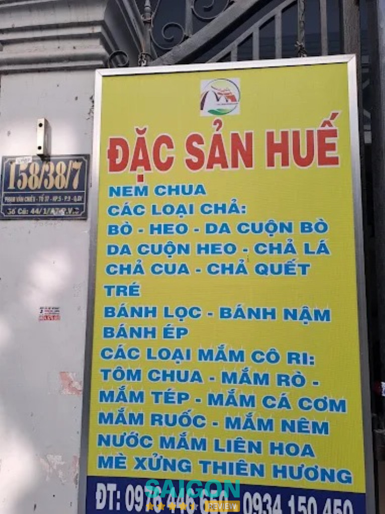 Cửa hàng đặc sản Huế ở TPHCM
