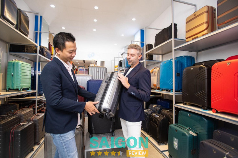 Ảnh: Các doanh nghiệp trong và ngoài nước lựa chọn KOS Shop cho sản phẩm chính hãng, hàng đầu quốc tế