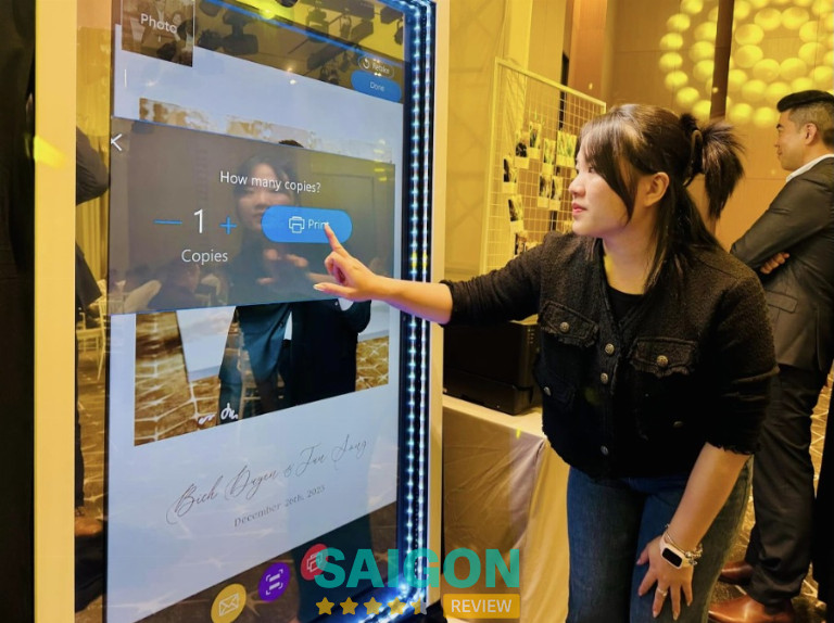 chụp photobooth Trào lưu lưu giữ kỷ niệm với dải ảnh kỹ thuật số